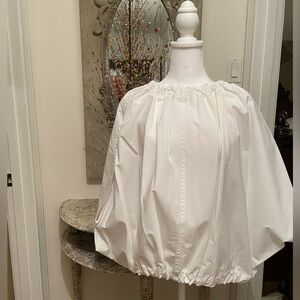 Sofia D’Hoore white, 100% cotton top.